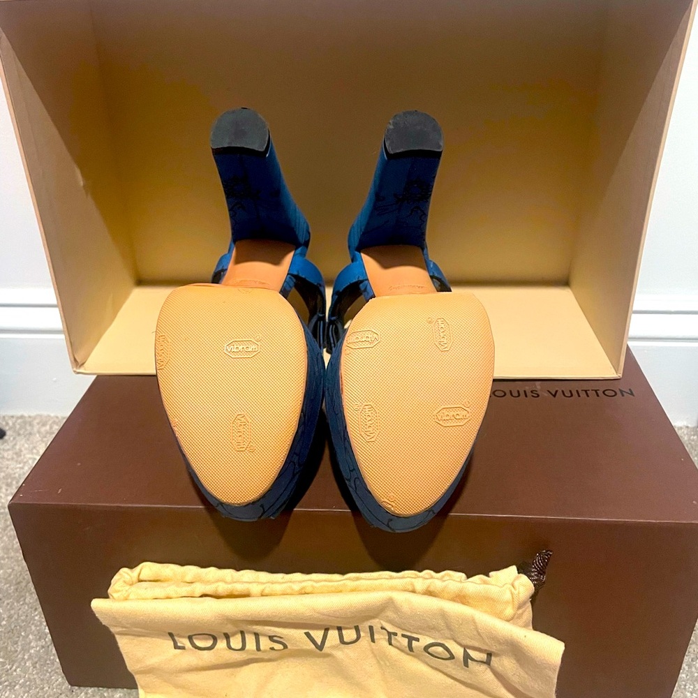 Louis Vuitton Blue Leopard Pattern Strappy Platform Heels size 37.5 - Picture 6 of 7